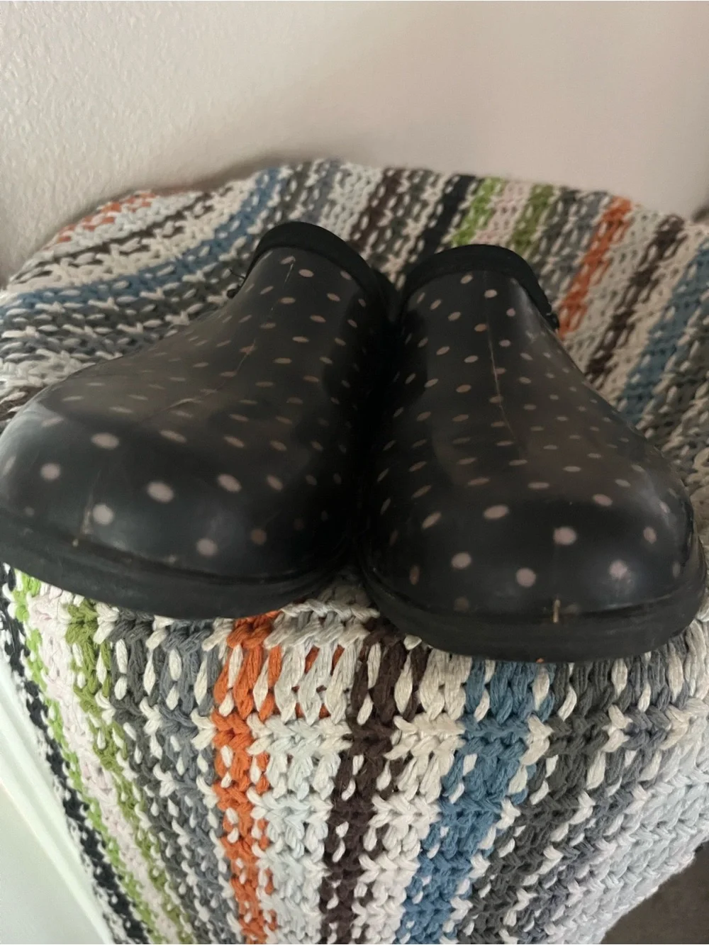 Sloggers Women’s Sz8 Slip-On Black Rain Clog, Tan Polka Dots